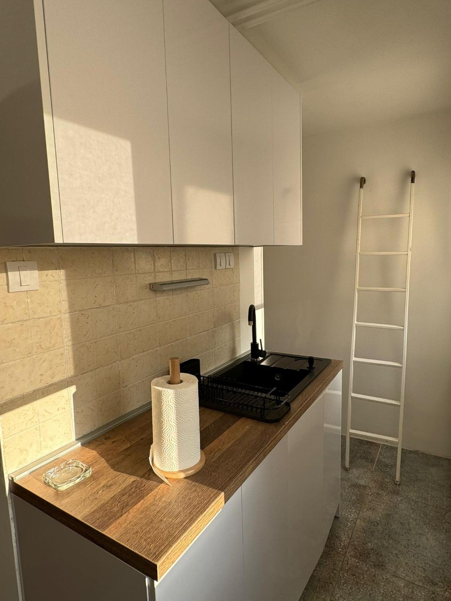 Balconia Sunny Apartment In Centre Of Belgrado Buitenkant foto